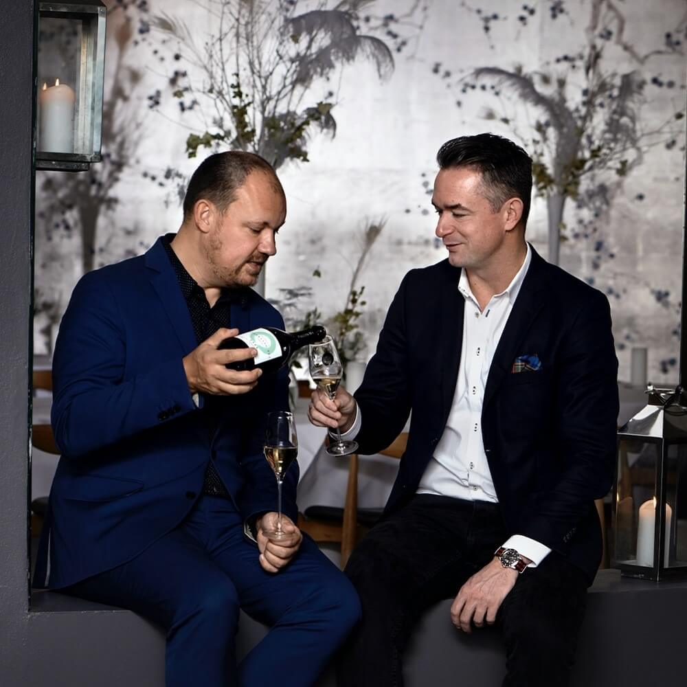 Gründer Sparkling tea Company 1#flasche_lyserod-alkoholfrei