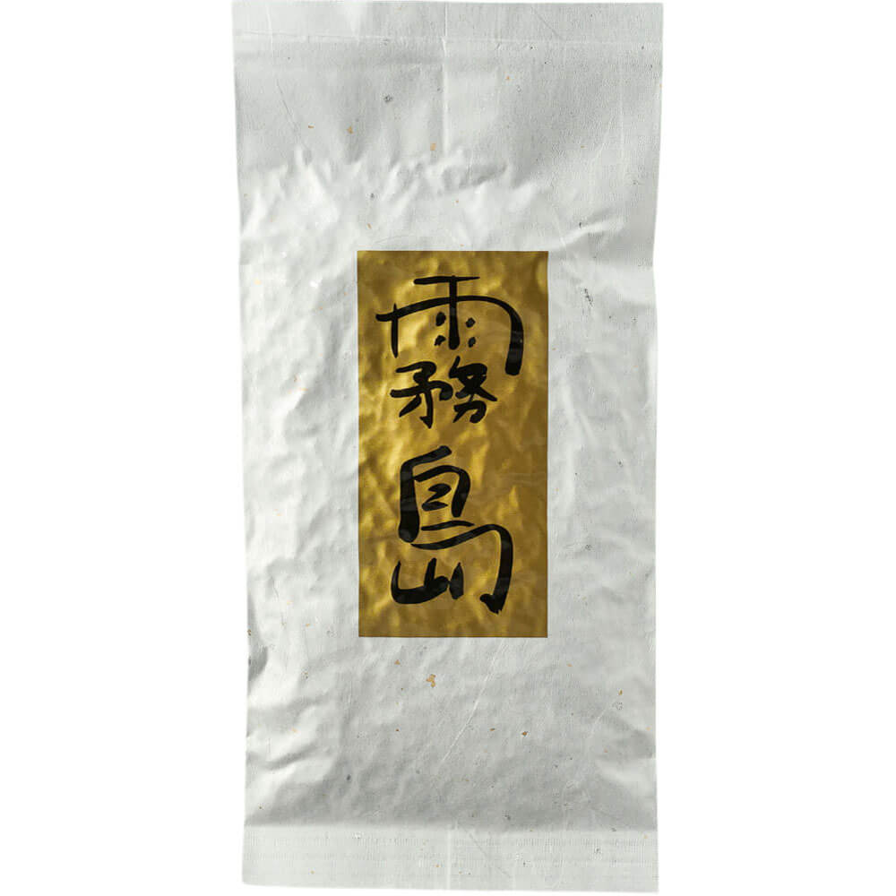 Goldfarbene Teepackung des Kirishima Miumori Shincha – edler Bio-Shincha aus der ersten Ernte vom Kirishima-Gebirge, mit elegantem Umami und fruchtiger Frische.