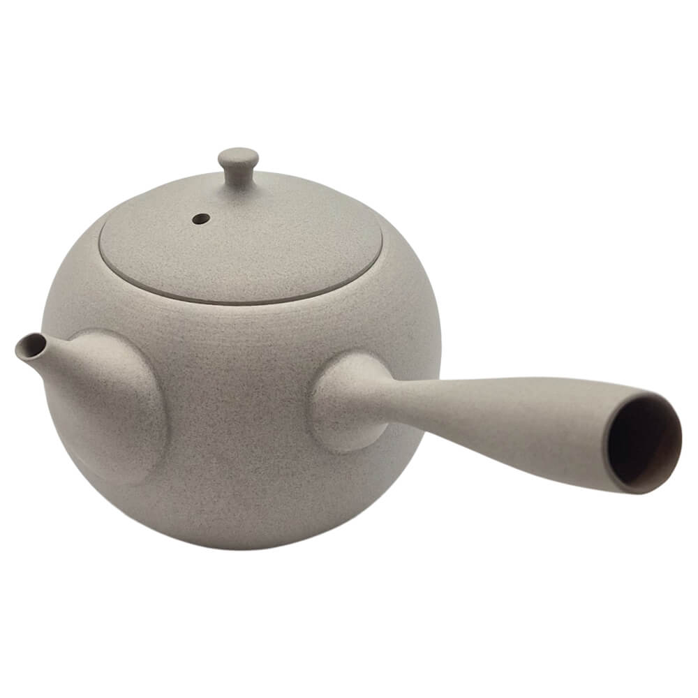 Japanische Kyusu-Teekanne Jinsui aus unglasierter Tokoname-Keramik in sandfarbener Oberfläche mit schlankem Seitengriff und integriertem Tonsieb, 290 ml
