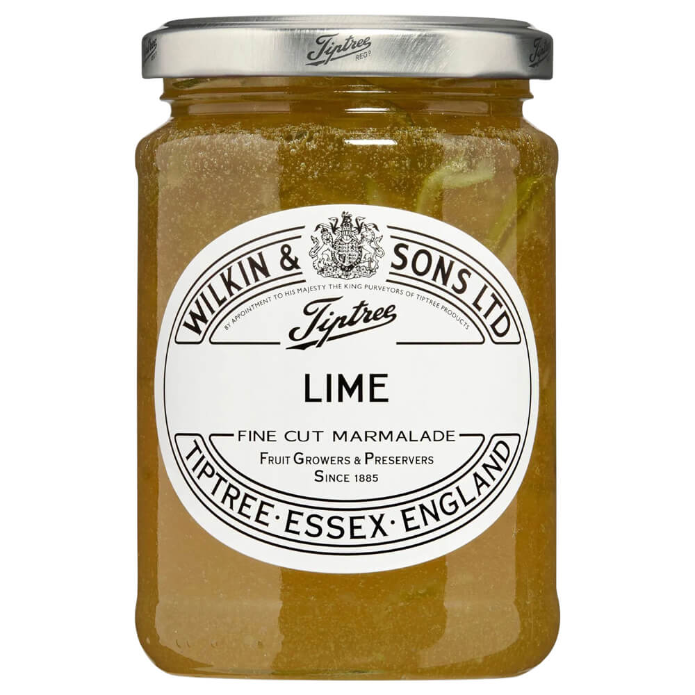 Glas Tiptree Lime Fine Cut Marmalade von Wilkin & Sons mit goldgelber Limettenmarmelade und weißem Etikett.