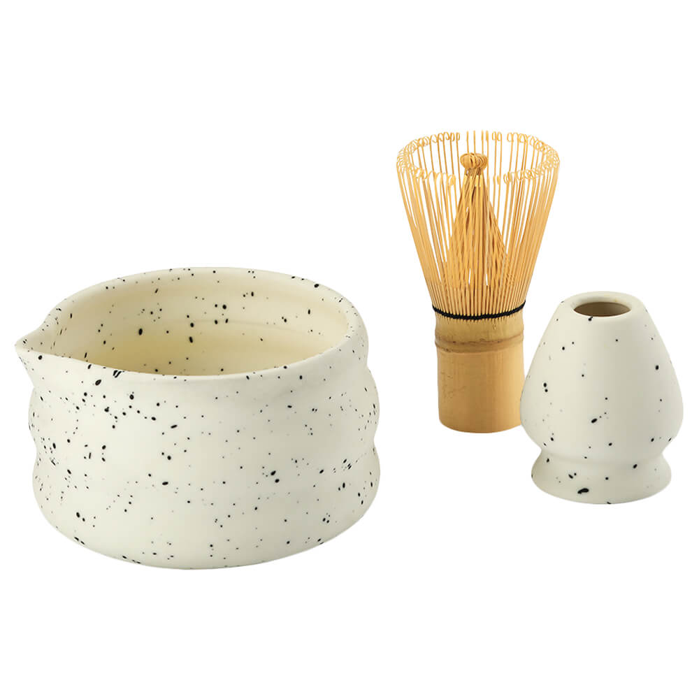 Matcha Latte Set Miaka aus heller gesprenkelter Keramik mit Schale, Bambusbesen und Besenhalter
